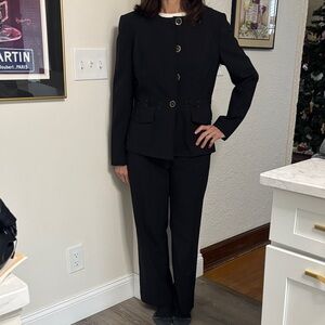 Kasper Elegant Black Women's Suit Set